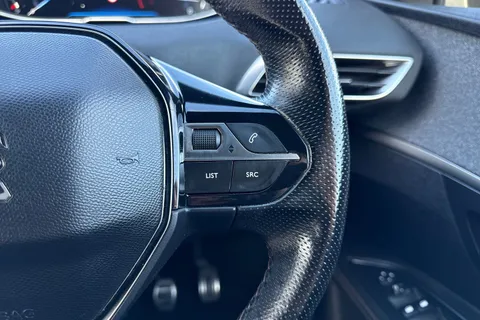 40 of 64 for PEUGEOT 3008 1.2 PureTech GT Line 5dr