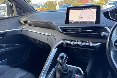 43 of 64 for PEUGEOT 3008 1.2 PureTech GT Line 5dr