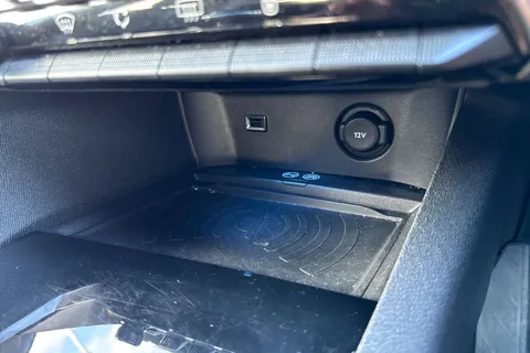 54 of 64 for PEUGEOT 3008 1.2 PureTech GT Line 5dr