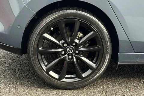 MX70VNT Mazda Mazda3 2.0 SKYACTIV-X MHEV GT Sport Tech Euro 6 (s/s) 5dr Thumbnail #11