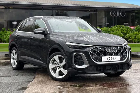  Audi Q5 2.0 TDI S line S Tronic quattro Euro 6 (s/s) 5dr Thumbnail #2