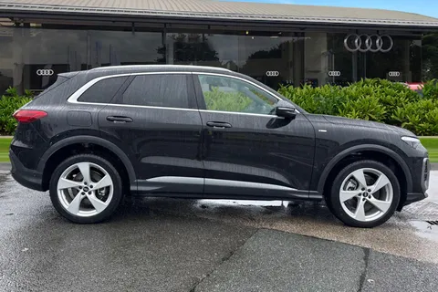  Audi Q5 2.0 TDI S line S Tronic quattro Euro 6 (s/s) 5dr Thumbnail #4