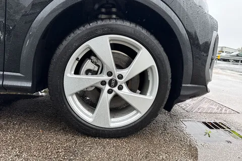  Audi Q5 2.0 TDI S line S Tronic quattro Euro 6 (s/s) 5dr Thumbnail #10