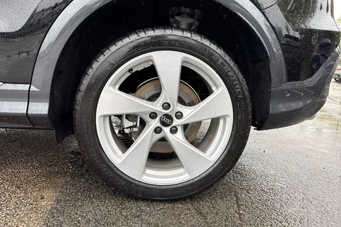  Audi Q5 2.0 TDI S line S Tronic quattro Euro 6 (s/s) 5dr Thumbnail #13