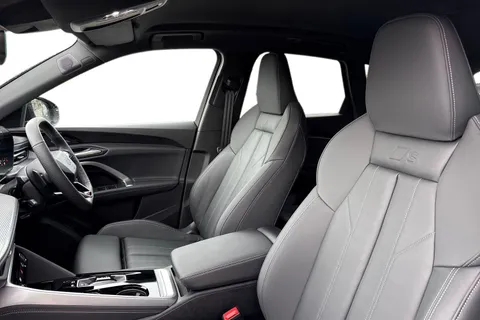  Audi Q5 2.0 TDI S line S Tronic quattro Euro 6 (s/s) 5dr Thumbnail #16