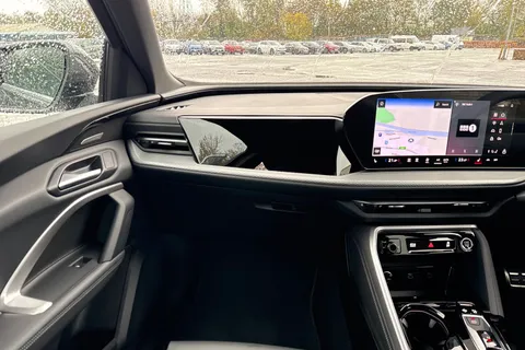  Audi Q5 2.0 TDI S line S Tronic quattro Euro 6 (s/s) 5dr Thumbnail #20