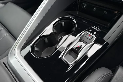  Audi Q5 2.0 TDI S line S Tronic quattro Euro 6 (s/s) 5dr Thumbnail #23