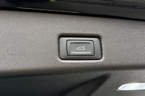  Audi Q5 2.0 TDI S line S Tronic quattro Euro 6 (s/s) 5dr Thumbnail #25