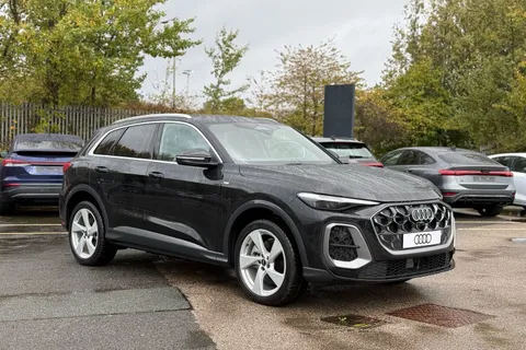  Audi Q5 2.0 TDI S line S Tronic quattro Euro 6 (s/s) 5dr Thumbnail #43