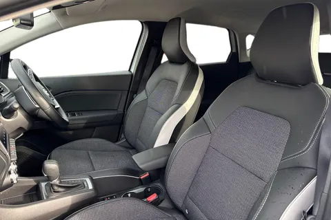 SY73VCA Renault Captur 1.6 E-TECH techno Auto Euro 6 (s/s) 5dr Thumbnail #17