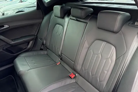 19 of 67 for CUPRA Formentor 1.4 eHybrid 12.8kWh V2 DSG Euro 6 (s/s) 5dr