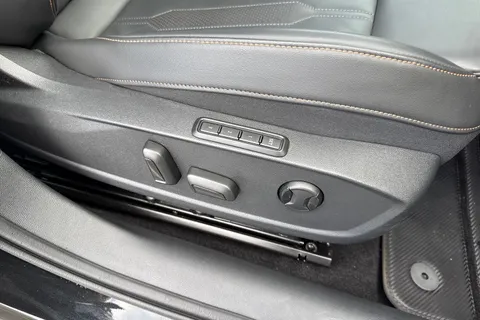 38 of 67 for CUPRA Formentor 1.4 eHybrid 12.8kWh V2 DSG Euro 6 (s/s) 5dr