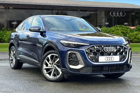 Audi Q5 2.0 TFSI S line Sportback S Tronic quattro Euro 6 (s/s) 5dr Thumbnail #2
