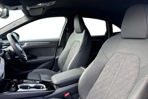  Audi A6 Saloon 2.0 TDI Edition 1 S Tronic quattro Euro 6 (s/s) 4dr Thumbnail #16