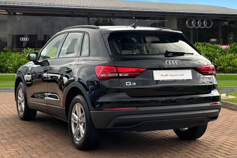 BD72ESV Audi Q3 Technik 35 TFSI 150 PS S tronic Thumbnail #3