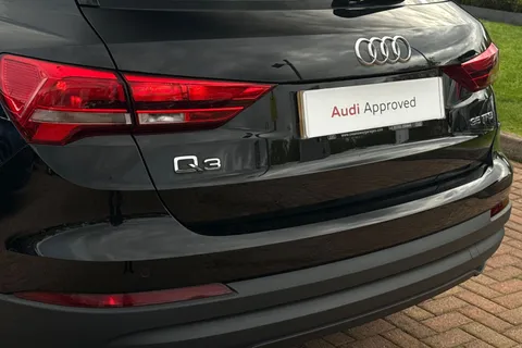 BD72ESV Audi Q3 Technik 35 TFSI 150 PS S tronic Thumbnail #8