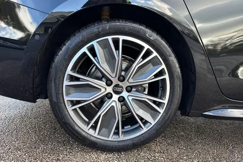 11 of 48 for Audi A5 2.0 TFSI S line Saloon S Tronic Euro 6 (s/s) 5dr