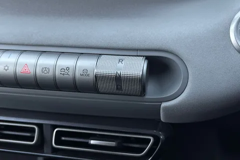  BYD Dolphin Surf 43.2kWh Comfort Auto 5dr Thumbnail #20