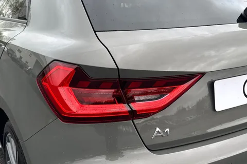 Audi A1 1.0 TFSI 30 S line Sportback Euro 6 (s/s) 5dr Thumbnail #8
