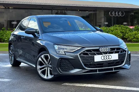  Audi A3 1.5 TFSI 35 S line Sportback Euro 6 (s/s) 5dr Thumbnail #2