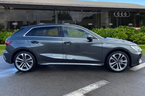  Audi A3 1.5 TFSI 35 S line Sportback Euro 6 (s/s) 5dr Thumbnail #4