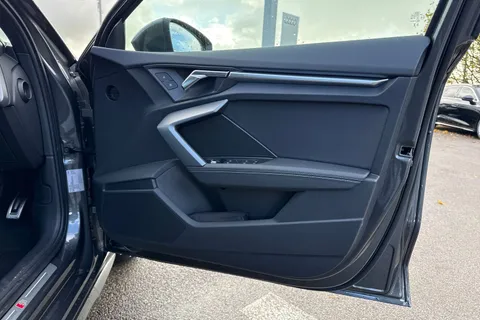  Audi A3 1.5 TFSI 35 S line Sportback Euro 6 (s/s) 5dr Thumbnail #21