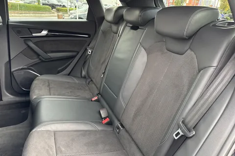 19 of 55 for AUDI Q5 40 TDI Quattro Black Edition 5dr S Tronic