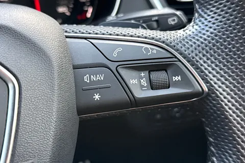 41 of 55 for AUDI Q5 40 TDI Quattro Black Edition 5dr S Tronic