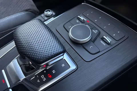 49 of 55 for AUDI Q5 40 TDI Quattro Black Edition 5dr S Tronic