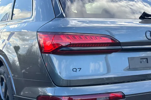  Audi Q7 3.0 TDI V6 50 Black Edition Tiptronic quattro Euro 6 (s/s) 5dr Thumbnail #8