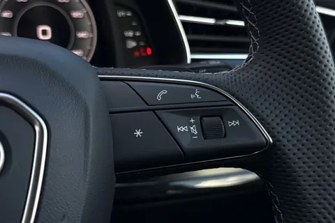  Audi Q7 3.0 TDI V6 50 Black Edition Tiptronic quattro Euro 6 (s/s) 5dr Thumbnail #36