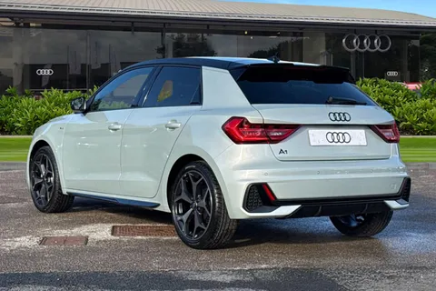  Audi A1 1.0 TFSI 25 Black Edition Sportback Euro 6 (s/s) 5dr Thumbnail #3