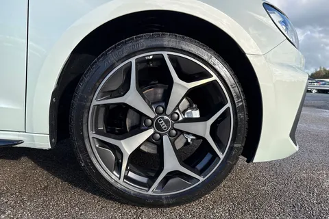  Audi A1 1.0 TFSI 25 Black Edition Sportback Euro 6 (s/s) 5dr Thumbnail #7