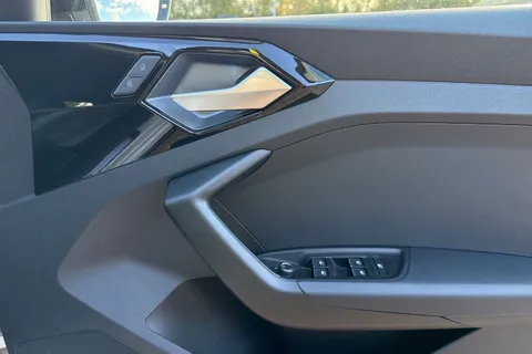  Audi A1 1.0 TFSI 25 Black Edition Sportback Euro 6 (s/s) 5dr Thumbnail #18