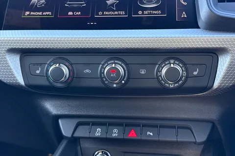  Audi A1 1.0 TFSI 25 Black Edition Sportback Euro 6 (s/s) 5dr Thumbnail #19