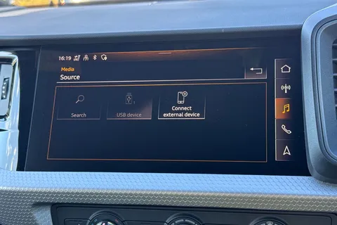  Audi A1 1.0 TFSI 25 Black Edition Sportback Euro 6 (s/s) 5dr Thumbnail #35