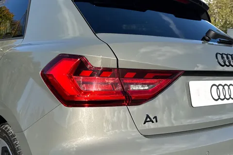  Audi A1 1.0 TFSI 25 Black Edition Sportback Euro 6 (s/s) 5dr Thumbnail #8