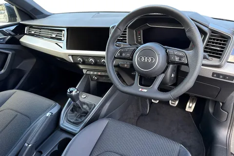  Audi A1 1.0 TFSI 25 Black Edition Sportback Euro 6 (s/s) 5dr Thumbnail #14