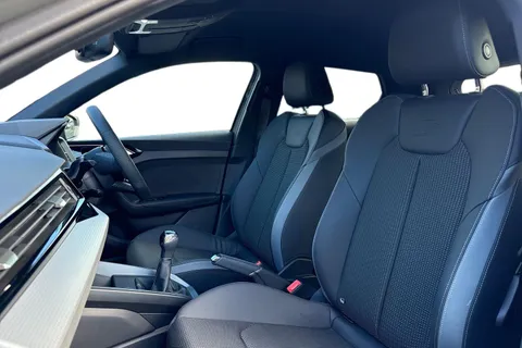  Audi A1 1.0 TFSI 25 Black Edition Sportback Euro 6 (s/s) 5dr Thumbnail #16