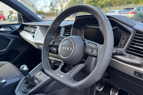  Audi A1 1.0 TFSI 25 Black Edition Sportback Euro 6 (s/s) 5dr Thumbnail #40