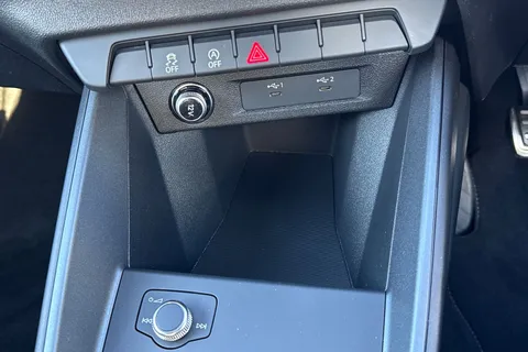  Audi A1 1.0 TFSI 25 Black Edition Sportback Euro 6 (s/s) 5dr Thumbnail #43