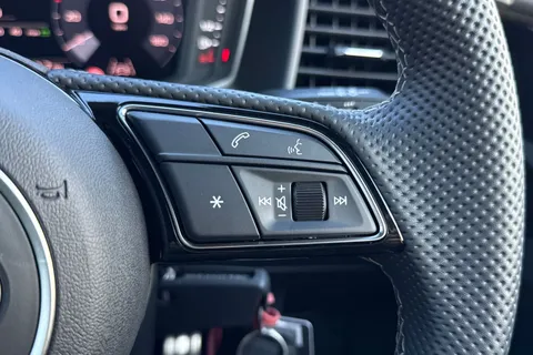  Audi A1 1.0 TFSI 25 Black Edition Sportback Euro 6 (s/s) 5dr Thumbnail #48