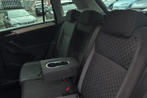 DY69WRU Volkswagen Tiguan 1.5 TSI EVO Match DSG Euro 6 (s/s) 5dr Thumbnail #15