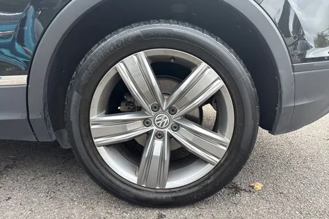 DY69WRU Volkswagen Tiguan 1.5 TSI EVO Match DSG Euro 6 (s/s) 5dr Thumbnail #25