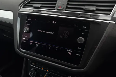 DY69WRU Volkswagen Tiguan 1.5 TSI EVO Match DSG Euro 6 (s/s) 5dr Thumbnail #30