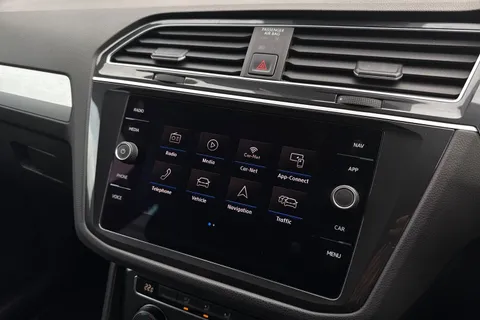 DY69WRU Volkswagen Tiguan 1.5 TSI EVO Match DSG Euro 6 (s/s) 5dr Thumbnail #34