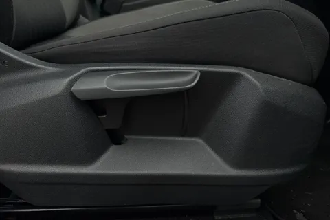 DY69WRU Volkswagen Tiguan 1.5 TSI EVO Match DSG Euro 6 (s/s) 5dr Thumbnail #41