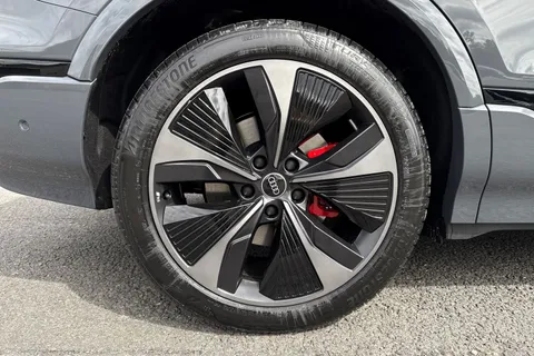  Audi Sq6 E-Tron 100kWh S Edition 1 Auto quattro 5dr Thumbnail #11