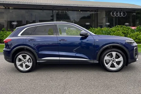 Audi Q5 2.0 TDI S line S Tronic quattro Euro 6 (s/s) 5dr Thumbnail #4