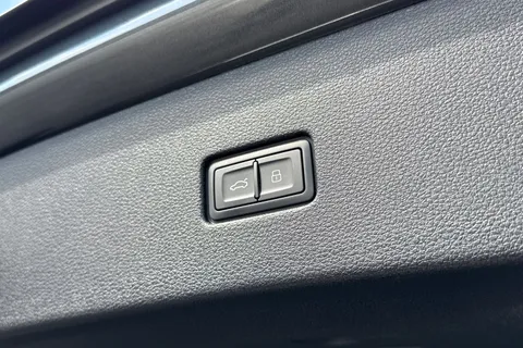  Audi SQ8 4.0 TFSI V8 Black Edition Tiptronic quattro Euro 6 (s/s) 5dr Thumbnail #38